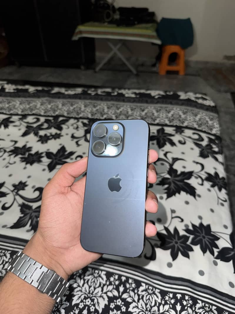Apple iPhone 15 Pro 2