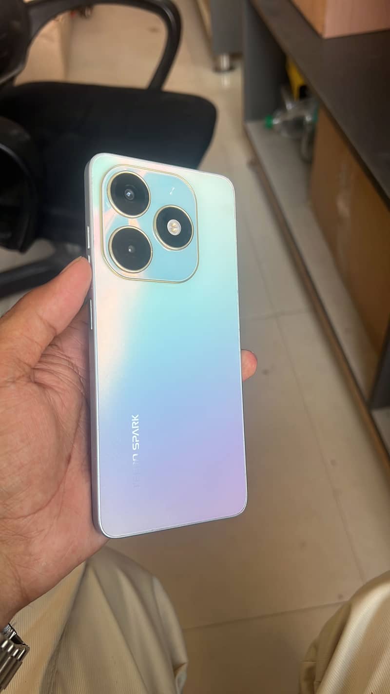 Tecno Spark 20 0