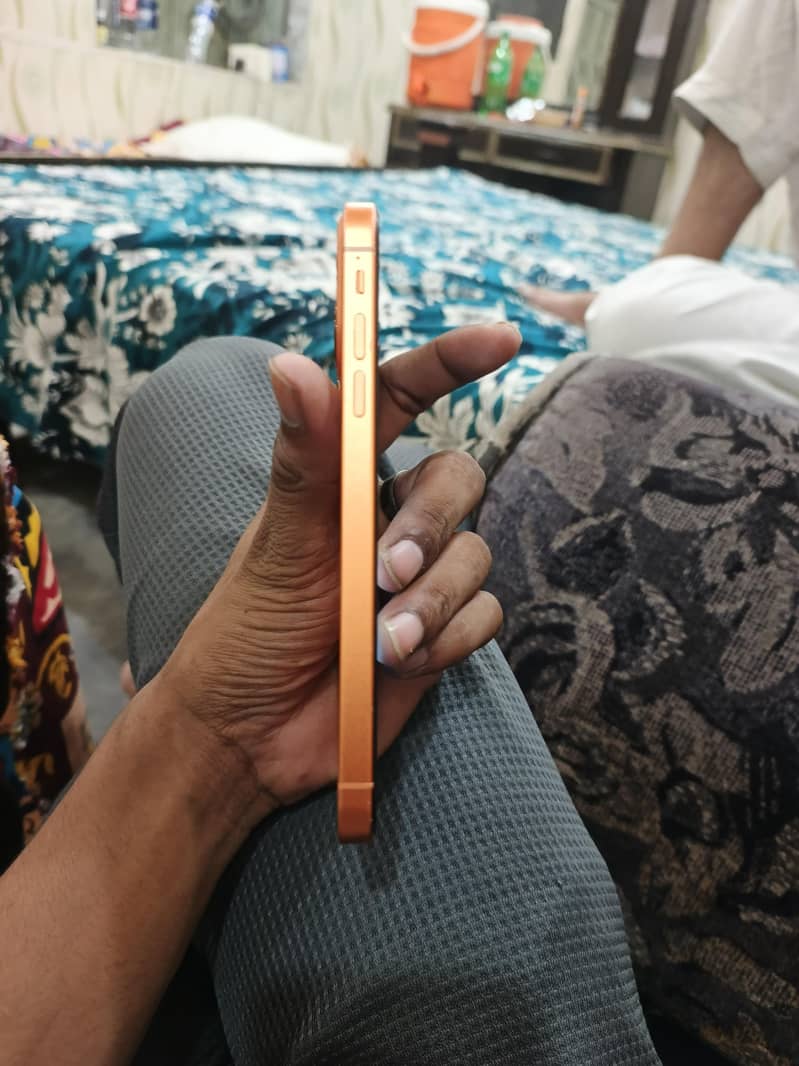 Apple iPhone 11 3