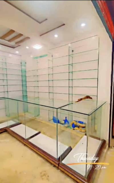 Glass racks & counters