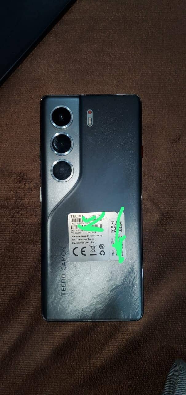 Tecno CAMON 40 Pro 1