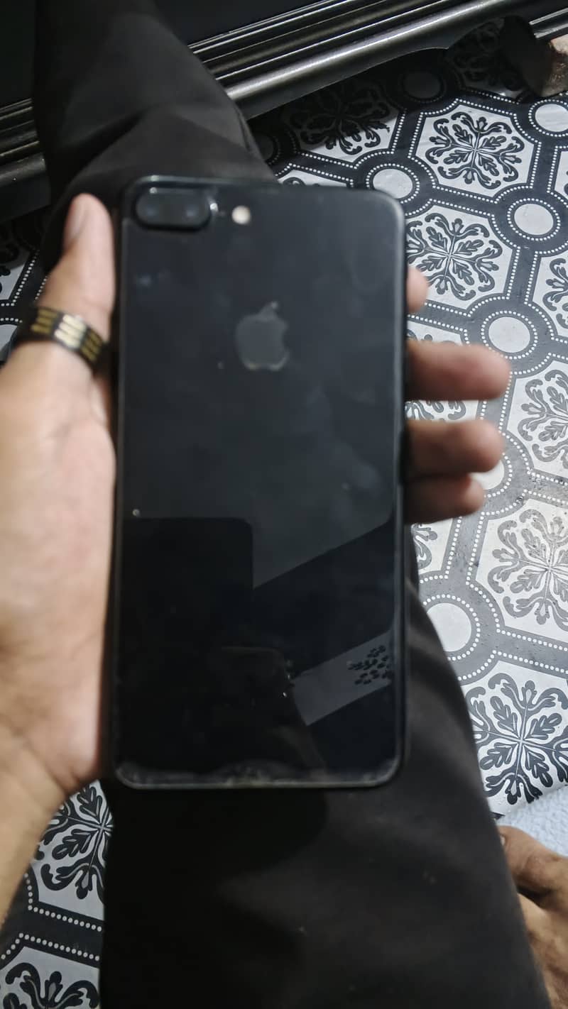 Apple iPhone 7 Plus 1