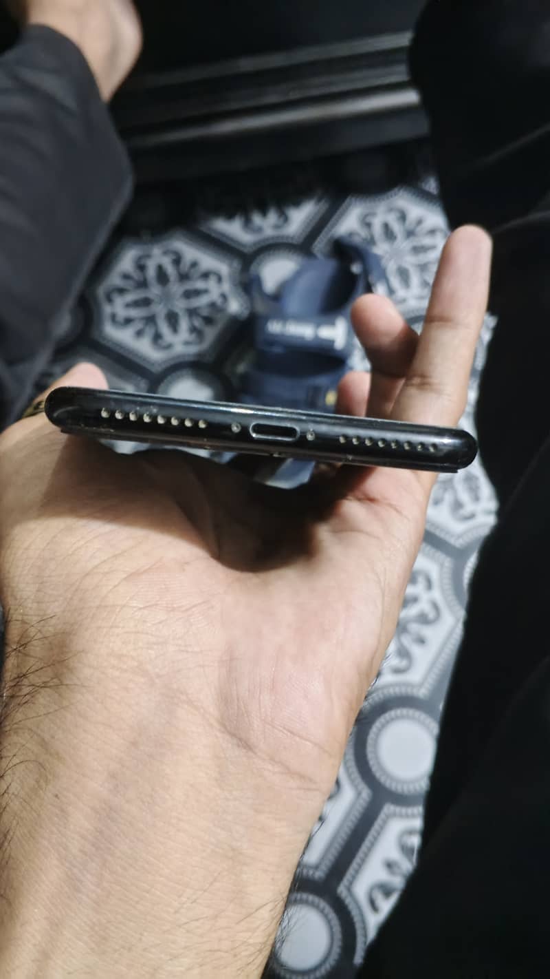 Apple iPhone 7 Plus 3