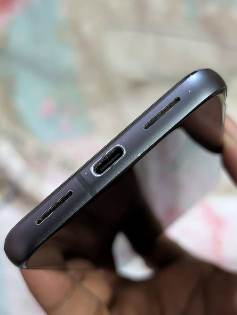 Google Pixel 8. 4