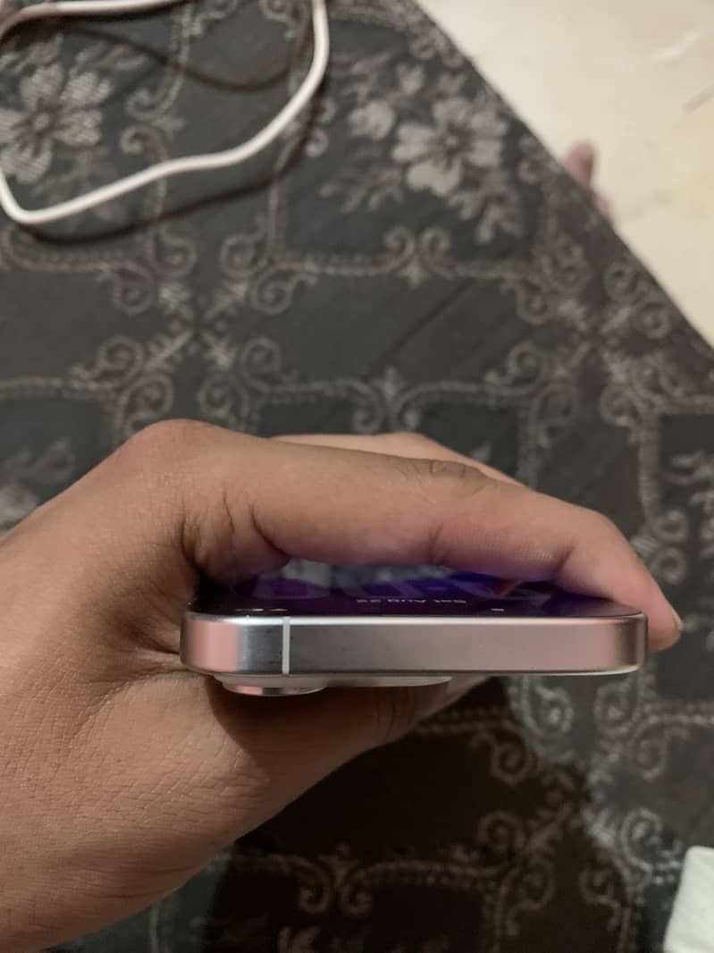 Apple iPhone 15 Pro 6