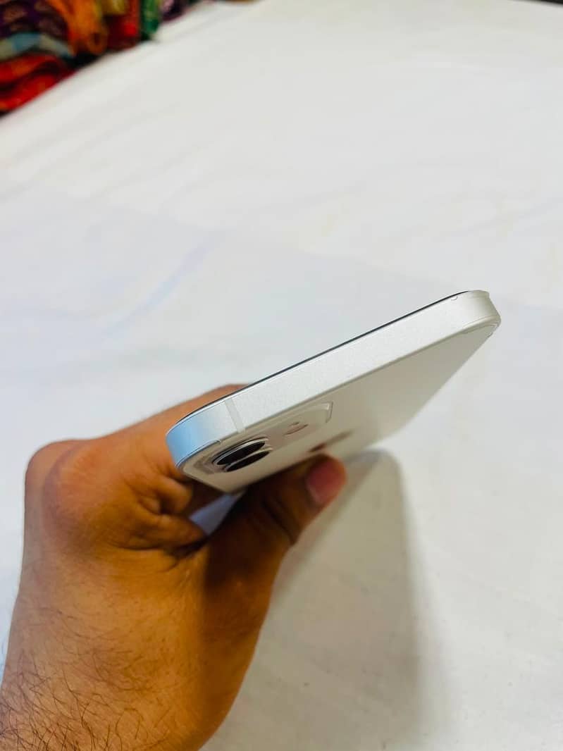 Apple iPhone 12 2