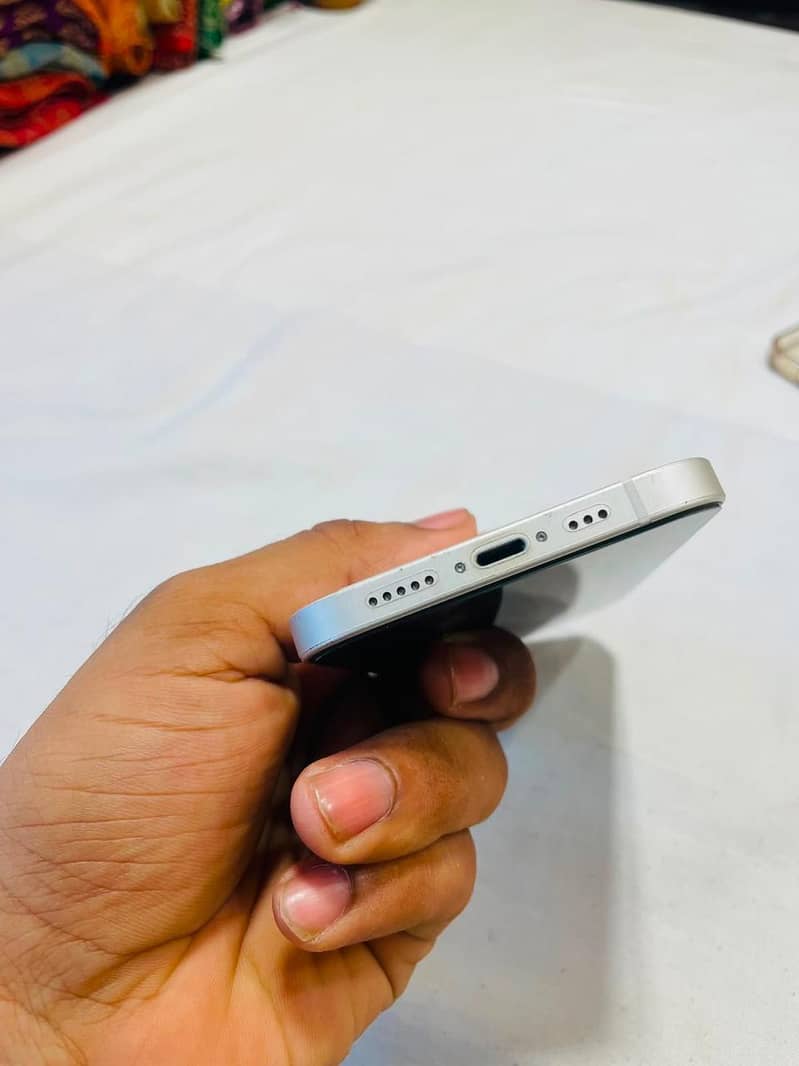 Apple iPhone 12 3