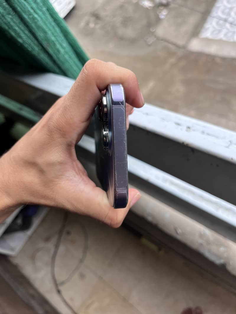 Apple iPhone 14 Pro Max 1