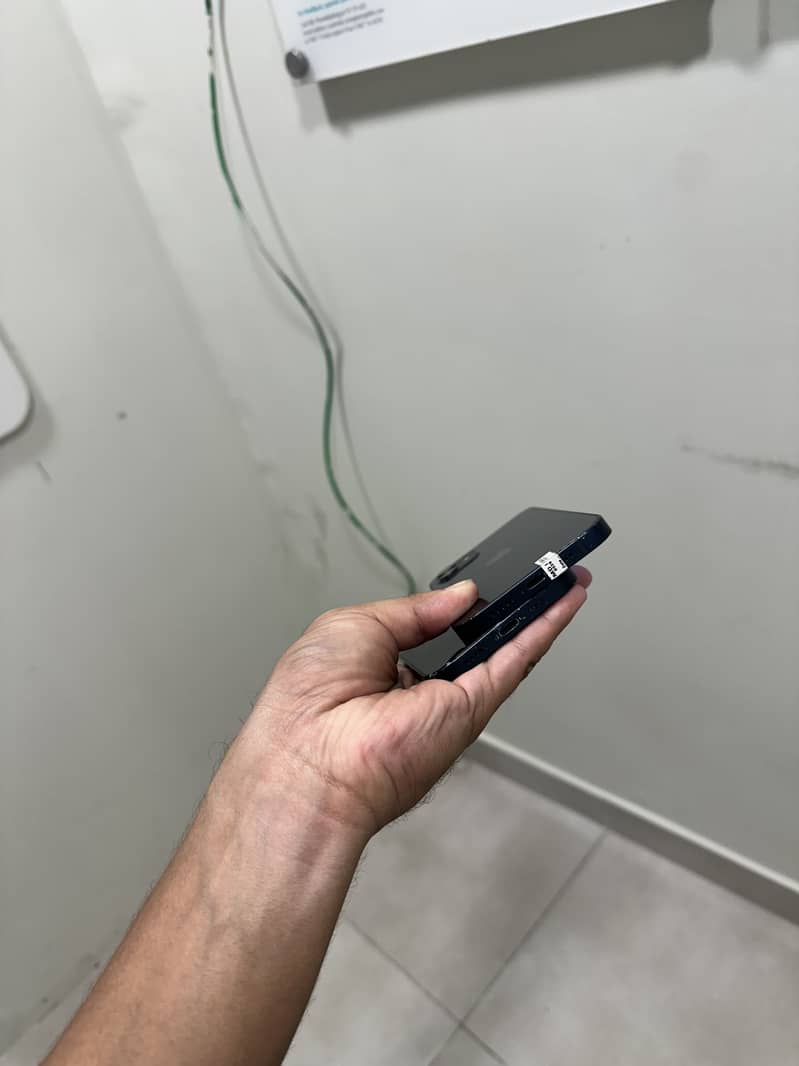 Apple iPhone 12 3
