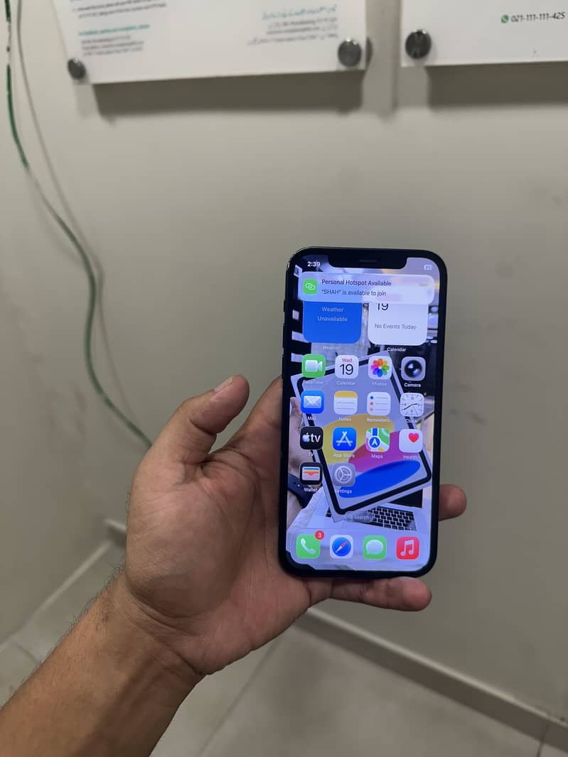 Apple iPhone 12 8