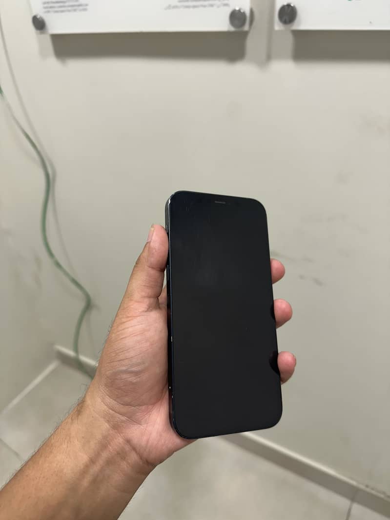 Apple iPhone 12 11