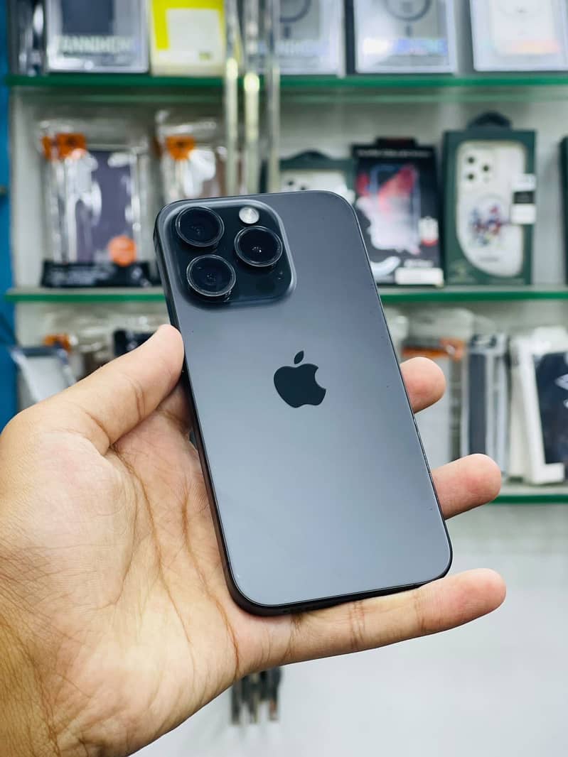 Apple iPhone 15 Pro 0