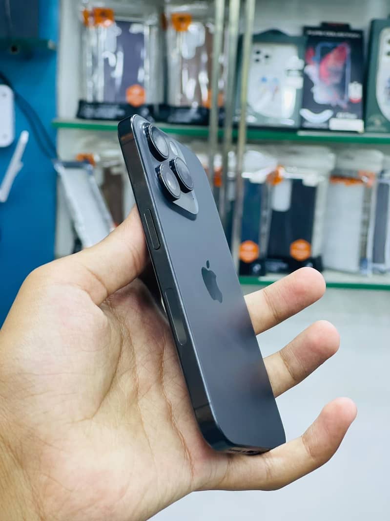 Apple iPhone 15 Pro 1