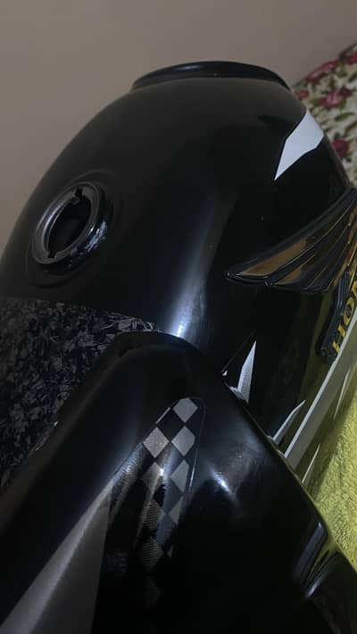 Honda 125 tank and tapy