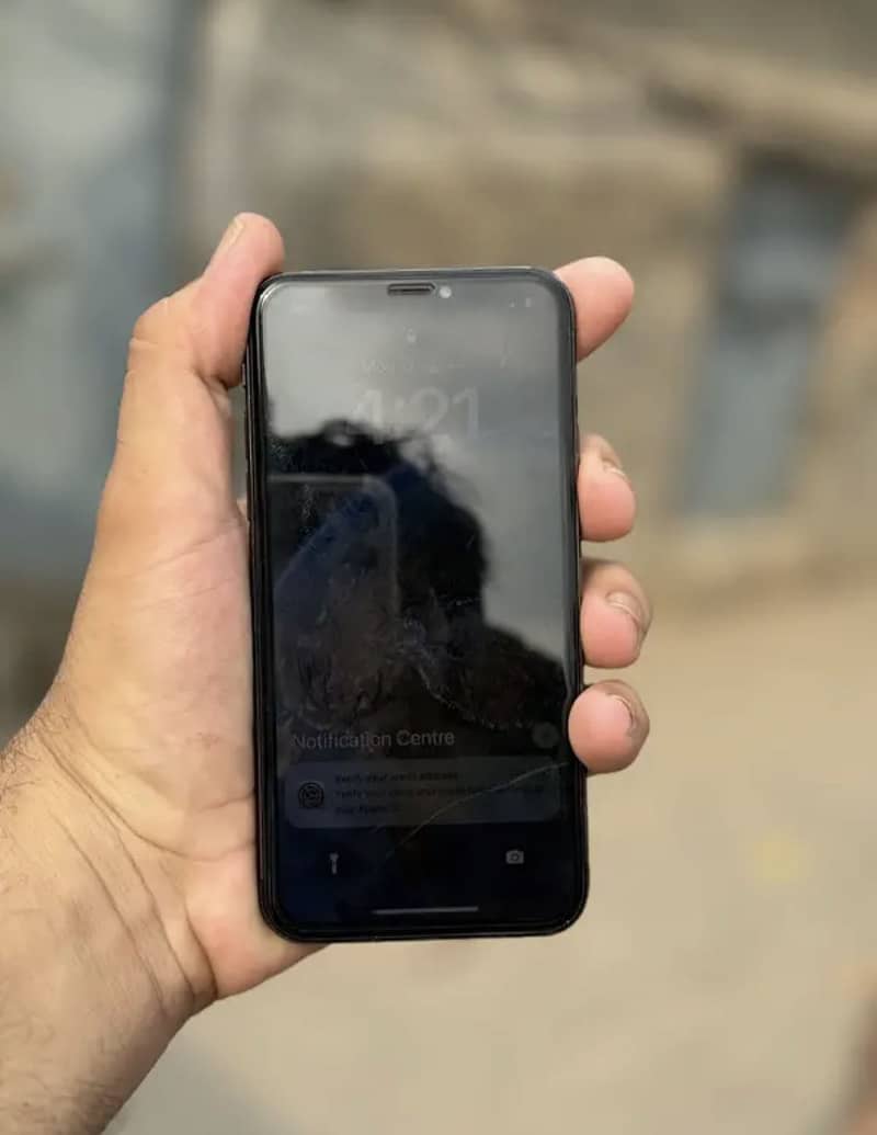 Apple iPhone X 3