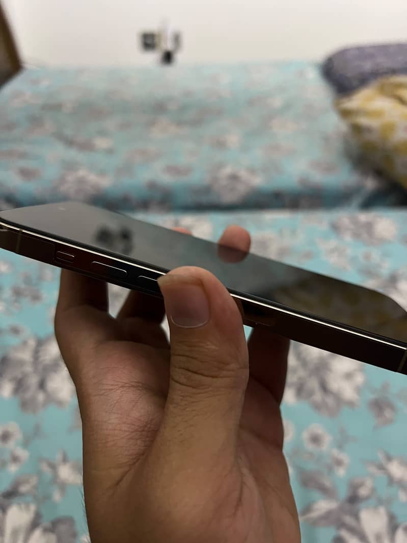 Apple iPhone 14 Pro 4