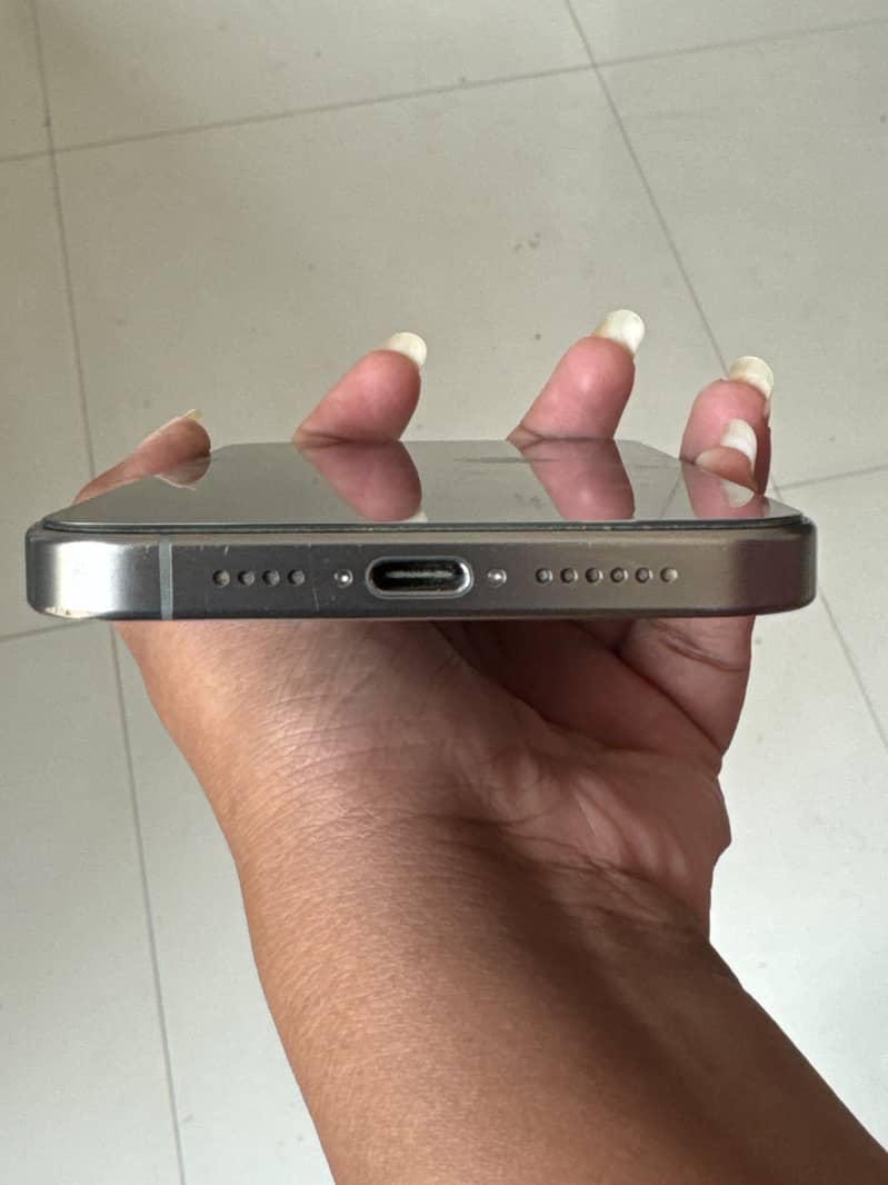 Apple iPhone 15 Pro Max 1