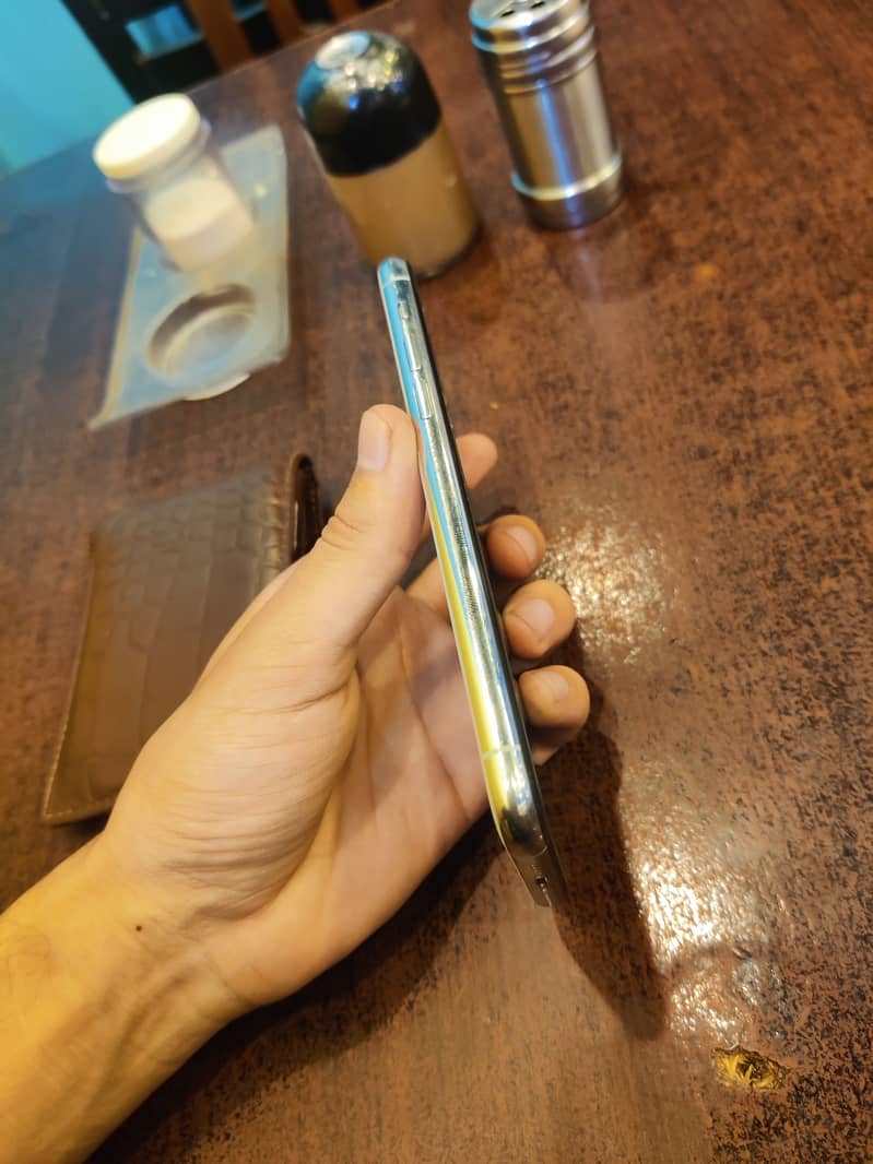 Apple iPhone 11 Pro 1