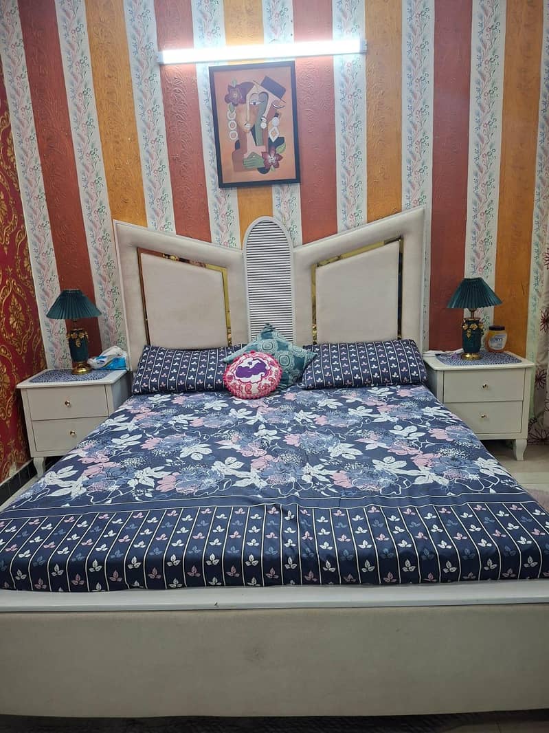 bed side tables with dressing 1