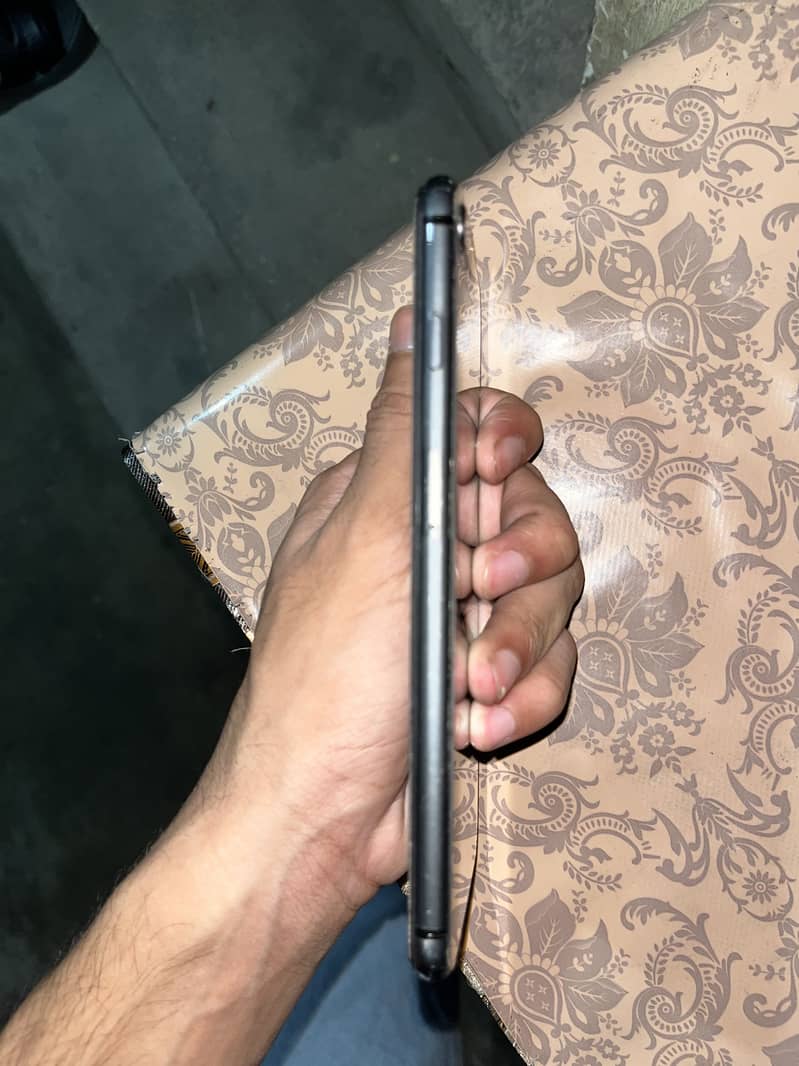 Apple iPhone 8 Plus 3
