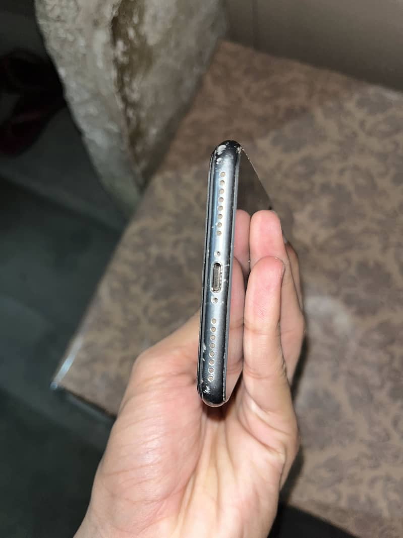 Apple iPhone 8 Plus 4