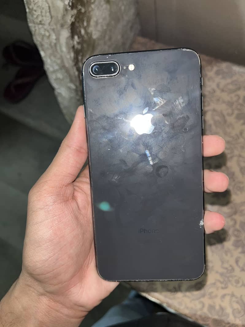 Apple iPhone 8 Plus 5