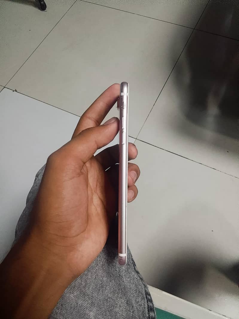 Apple iPhone 7 Plus 1