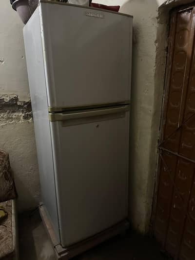 Singer Full size fridge