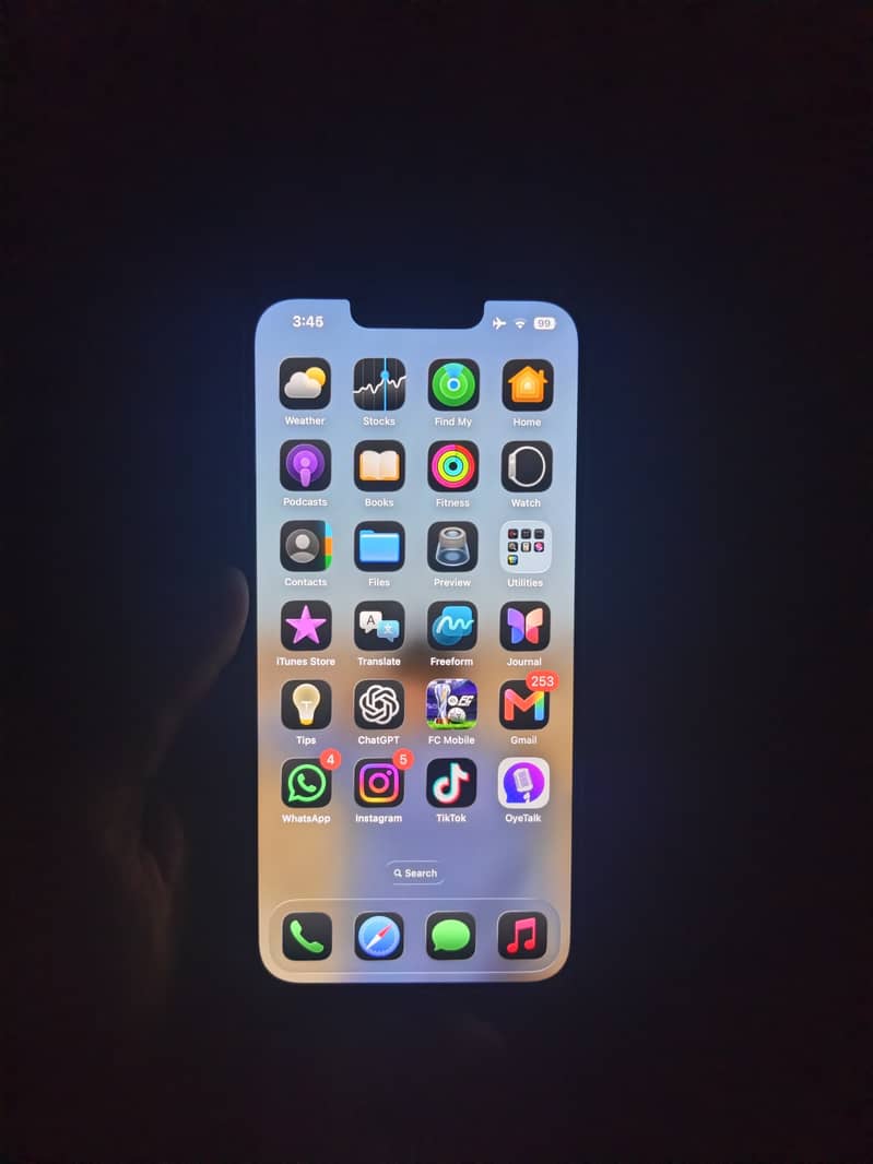 Apple iPhone 13 5