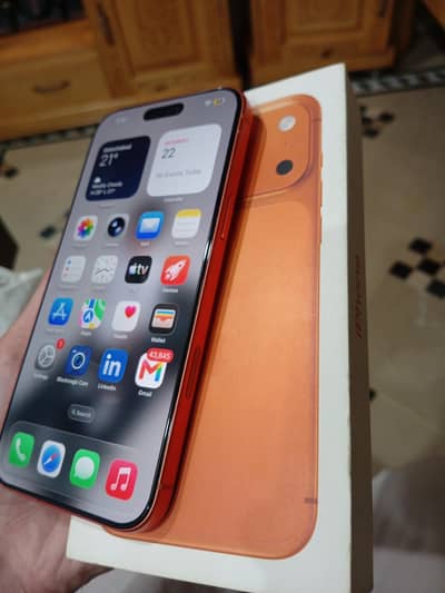 Iphone 17 pro max with Box & original cable