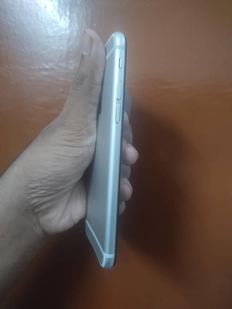 Apple iPhone 6 4