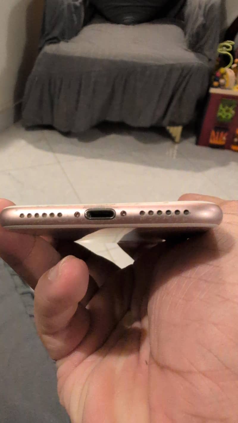 Apple iPhone 7 2