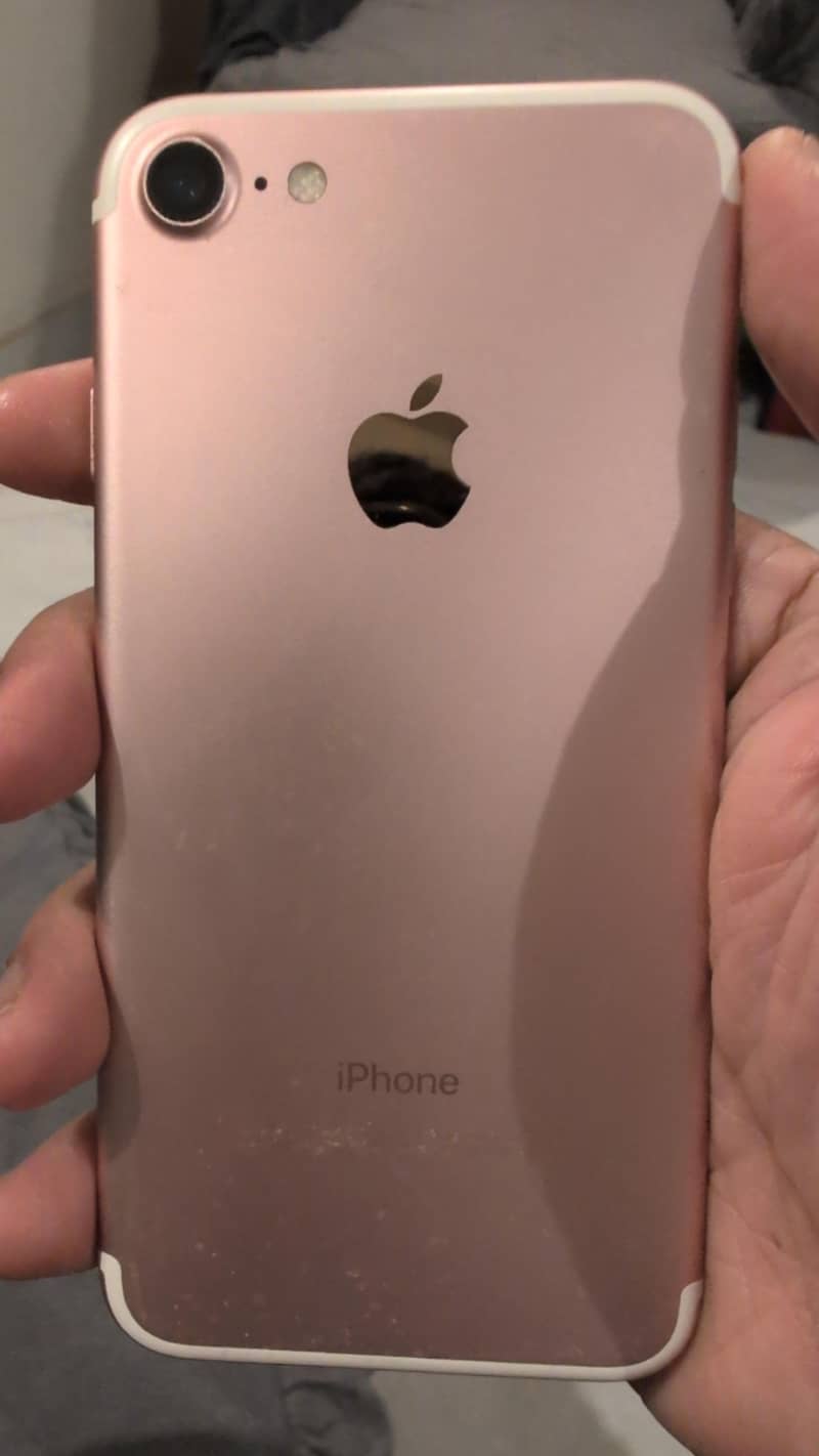 Apple iPhone 7 3