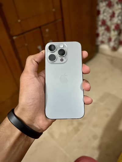 Apple iPhone 15 Pro
