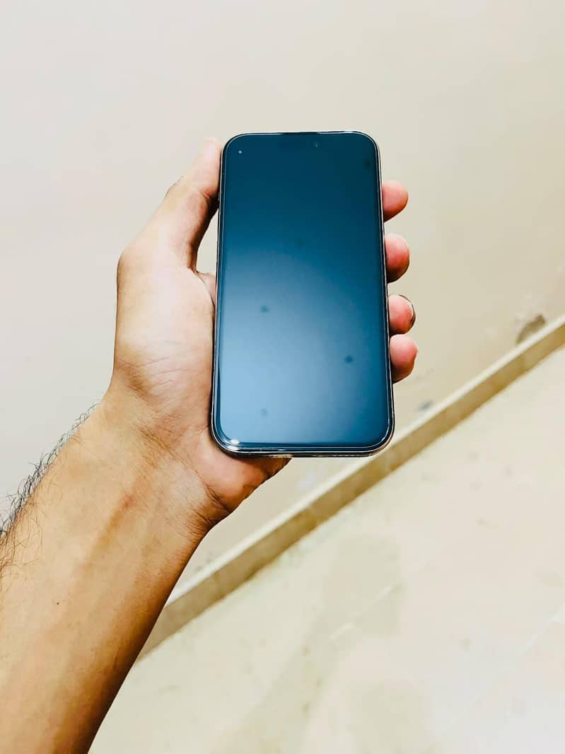 Apple iPhone 15 Pro 1