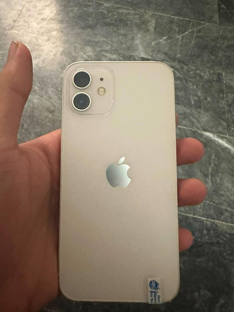 Apple iPhone 12 3