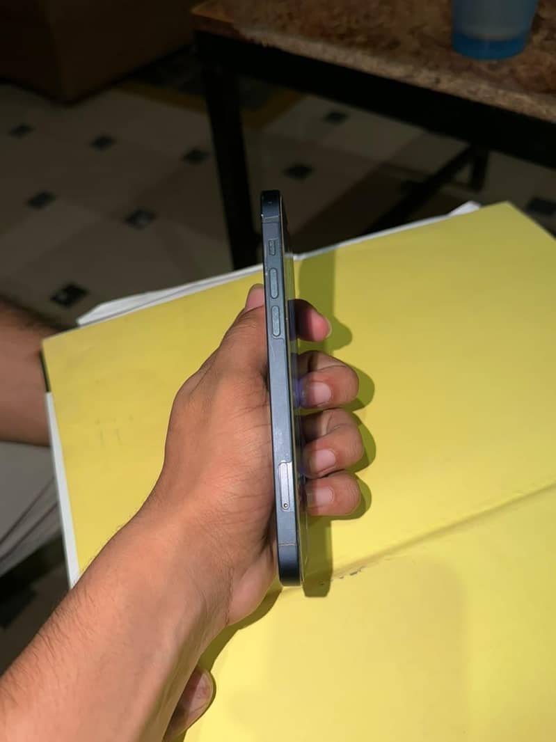 iPhone 12 2