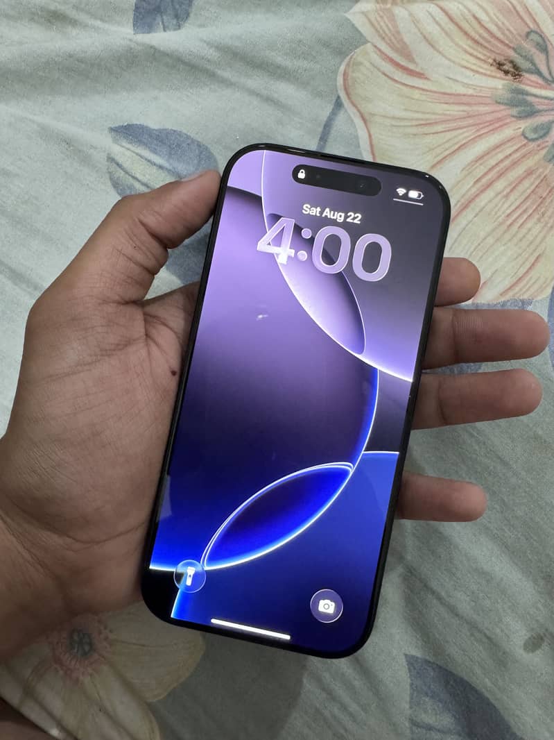 Apple iPhone 16 Pro 1