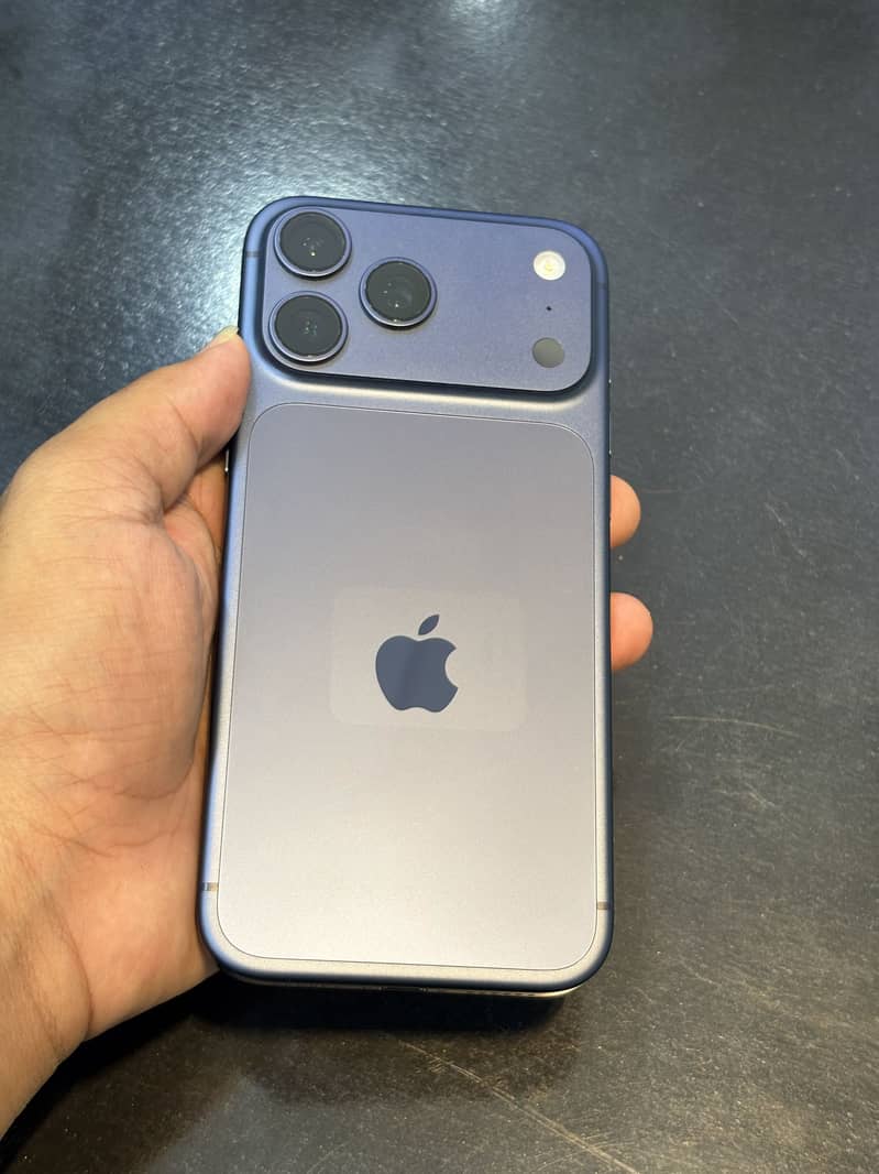 Apple iPhone 17 Pro Max 5
