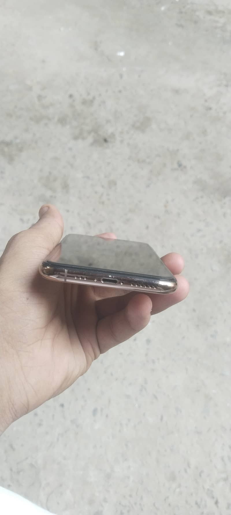 Apple iPhone XS 4