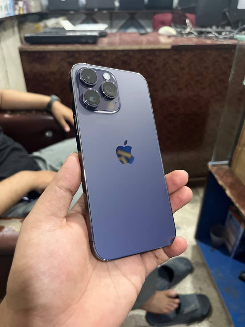 Apple iPhone 14 Pro Max 1