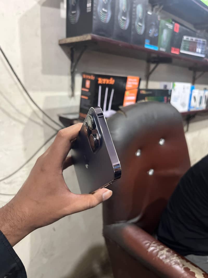 Apple iPhone 14 Pro Max 2
