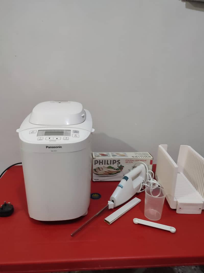 Panasonic  Bread Maker/Dough Maker with Accessories 0
