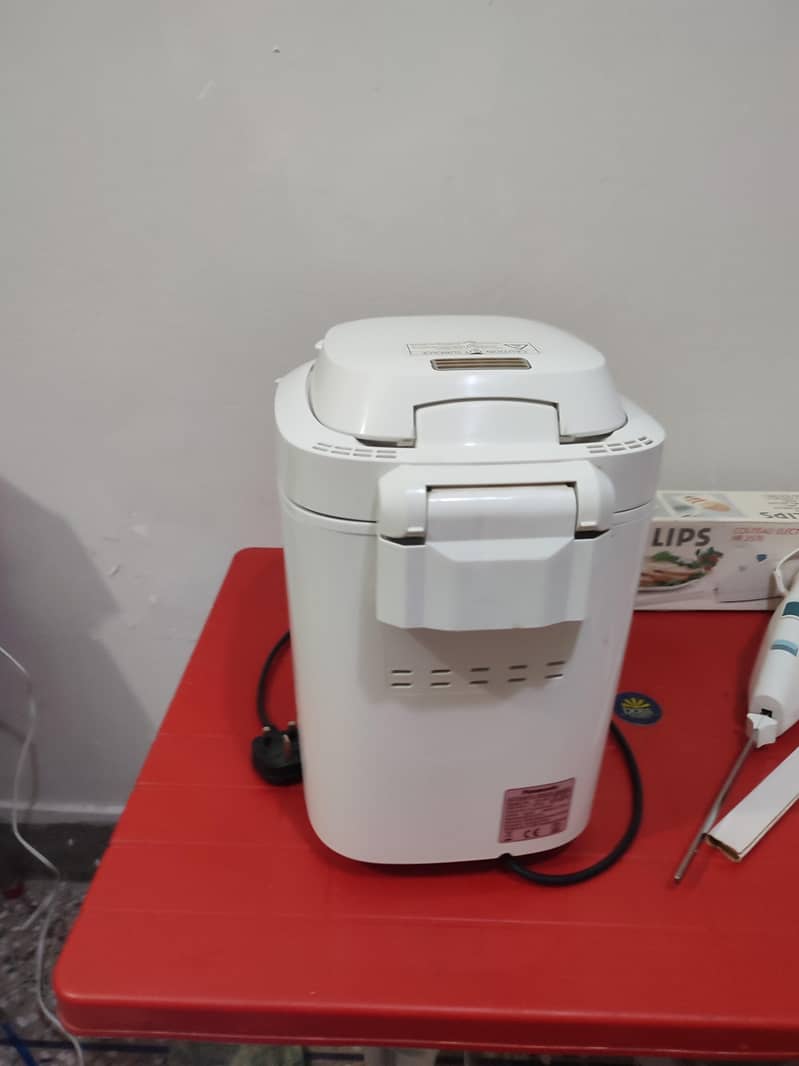 Panasonic  Bread Maker/Dough Maker with Accessories 10