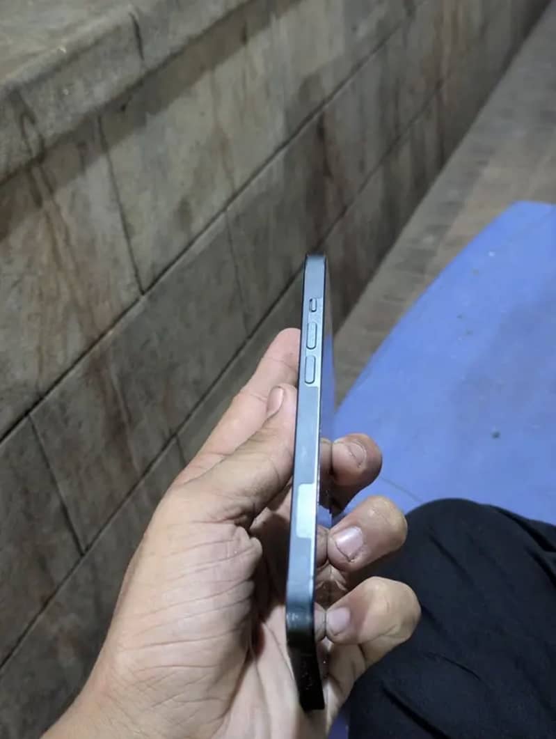 Apple iPhone 14 5