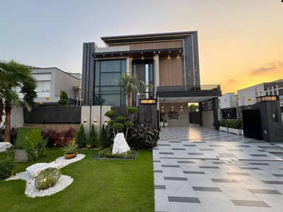 1 KANAL ELEGANT AND FULLY FURNISHED MODERN BUNGALOW WIH BASEMENT IS AVAILABLE IN THE BEST BLOCK OF DHA LAHORE.