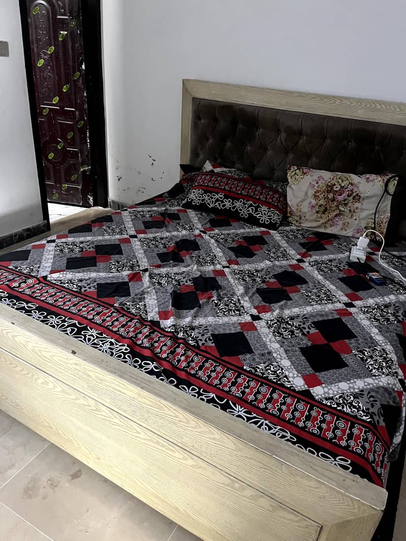 bed completely set 0