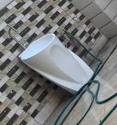 Wash Basin for Sale – Good Condition