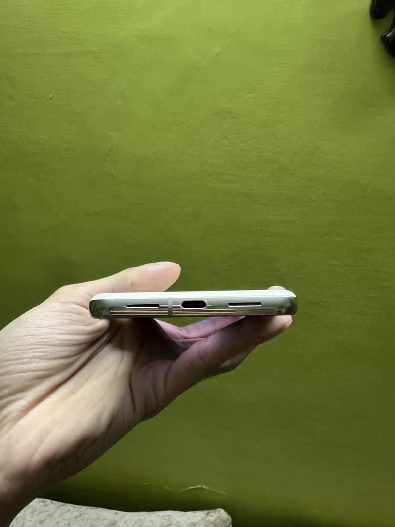 Google Pixel 8 Pro 5
