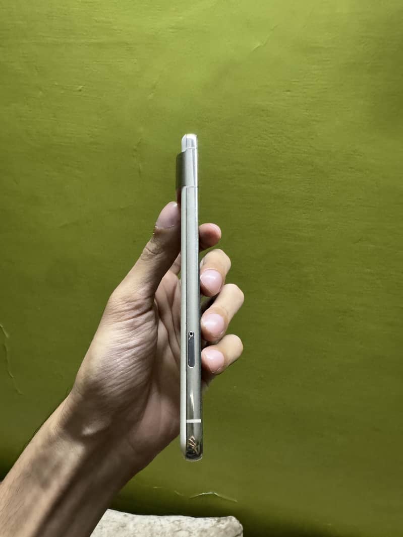 Google Pixel 8 Pro 4